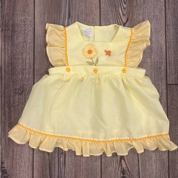 Other - Adorable vintage yellow girls dress (no size tag) approx 6 months